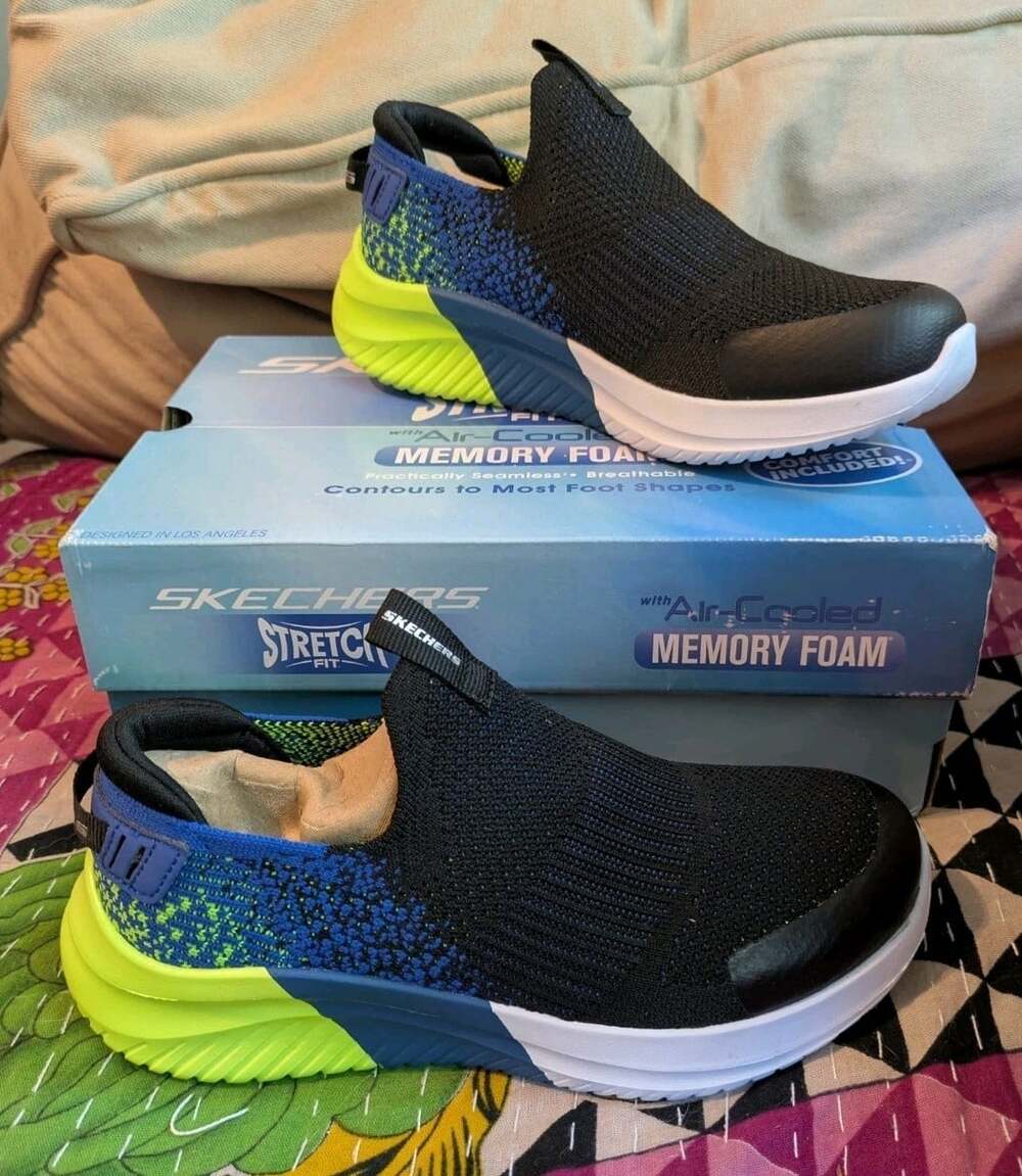 Skechers Kids Ultra Flex 3.0 Vektron Slip On Shoes Size 1 US 403941L Black NIB